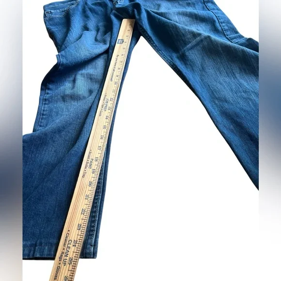 Nautica Men's size 36 x 30 Relaxed Fit Denim Jeans - Picture 4 of 6